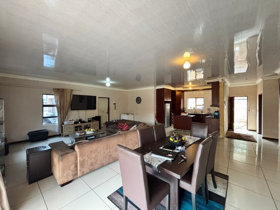 4 Bedroom Property for Sale in Mooivallei Park North West